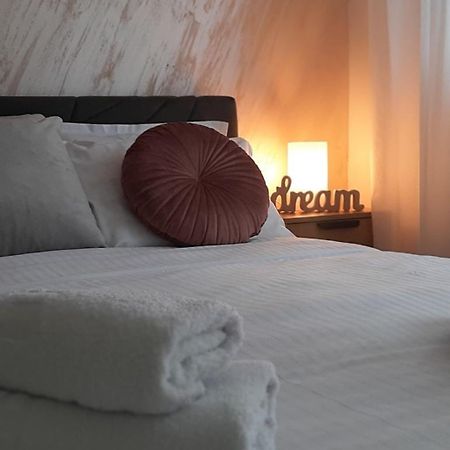 Apartman Kristal Sremska Mitrovica Exterior photo