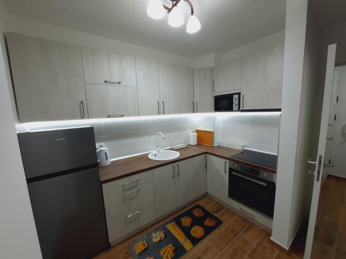 Apartman Kristal Sremska Mitrovica Exterior photo