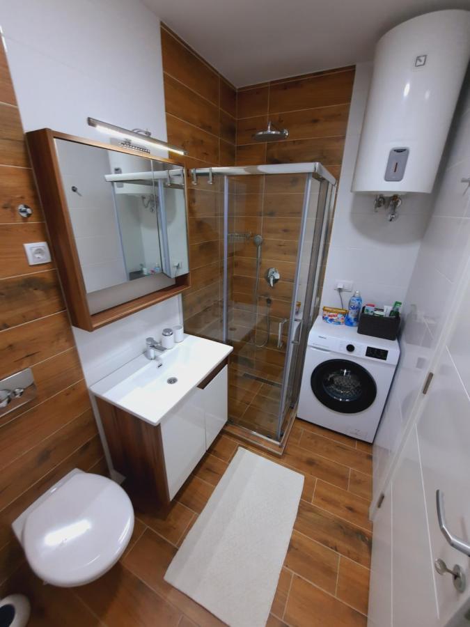 Apartman Kristal Sremska Mitrovica Exterior photo