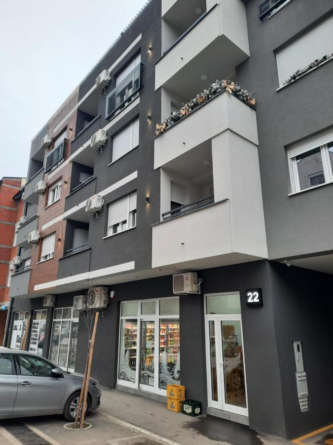 Apartman Kristal Sremska Mitrovica Exterior photo