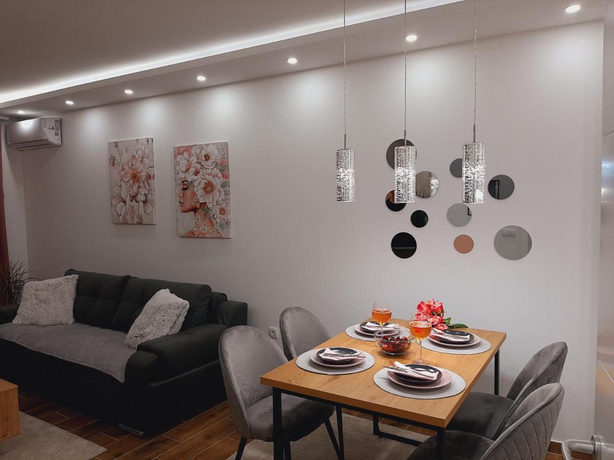 Apartman Kristal Sremska Mitrovica Exterior photo