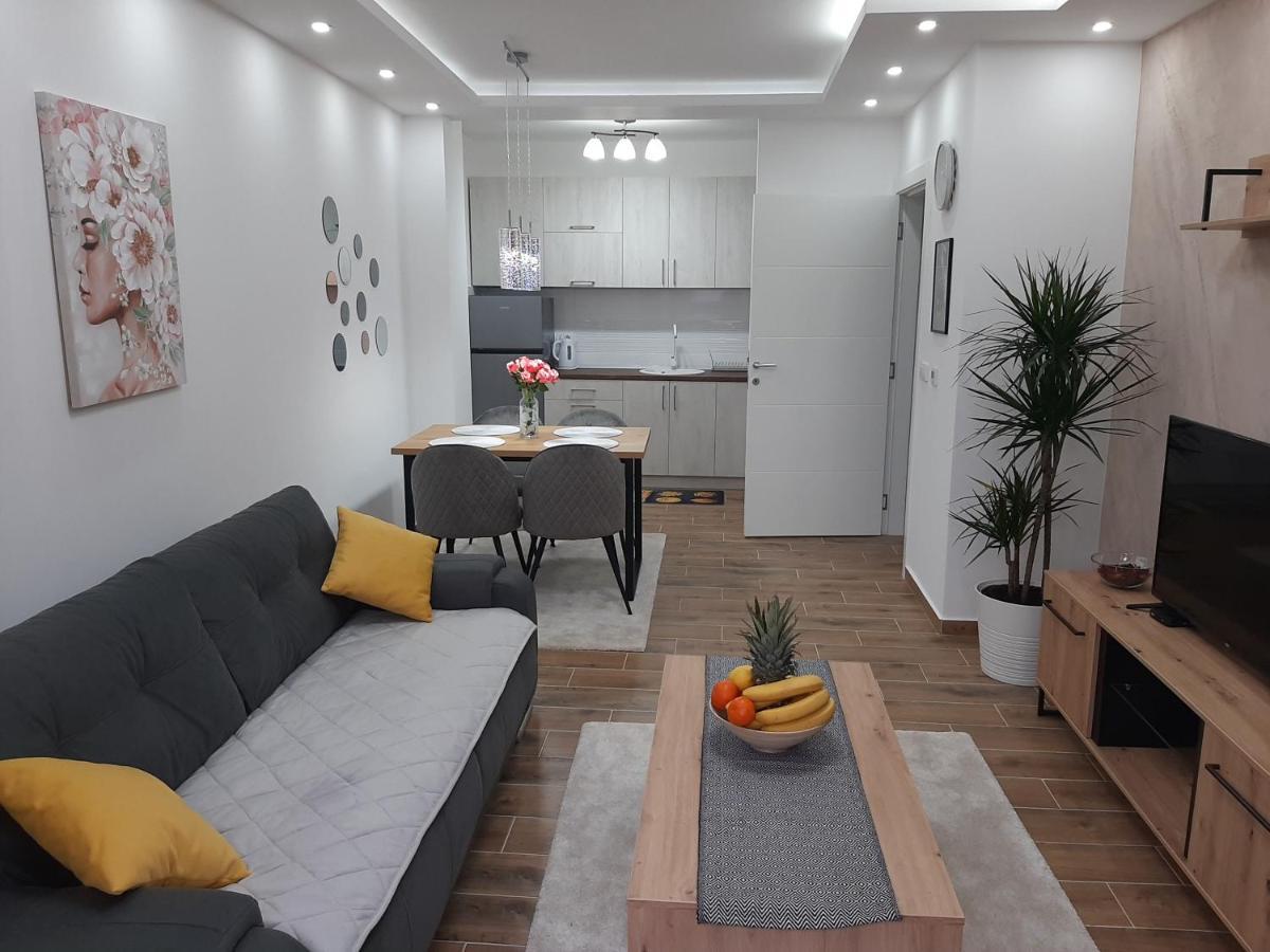 Apartman Kristal Sremska Mitrovica Exterior photo