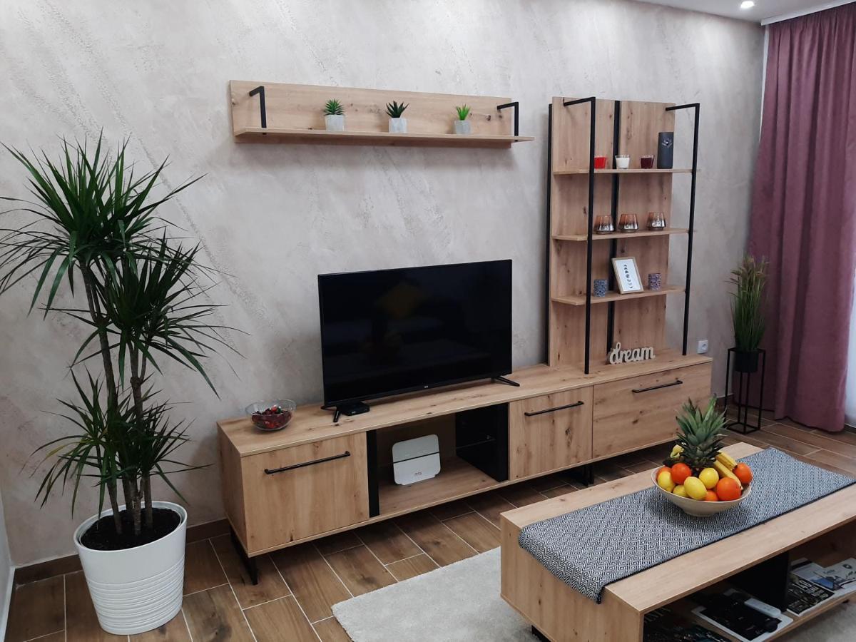 Apartman Kristal Sremska Mitrovica Exterior photo