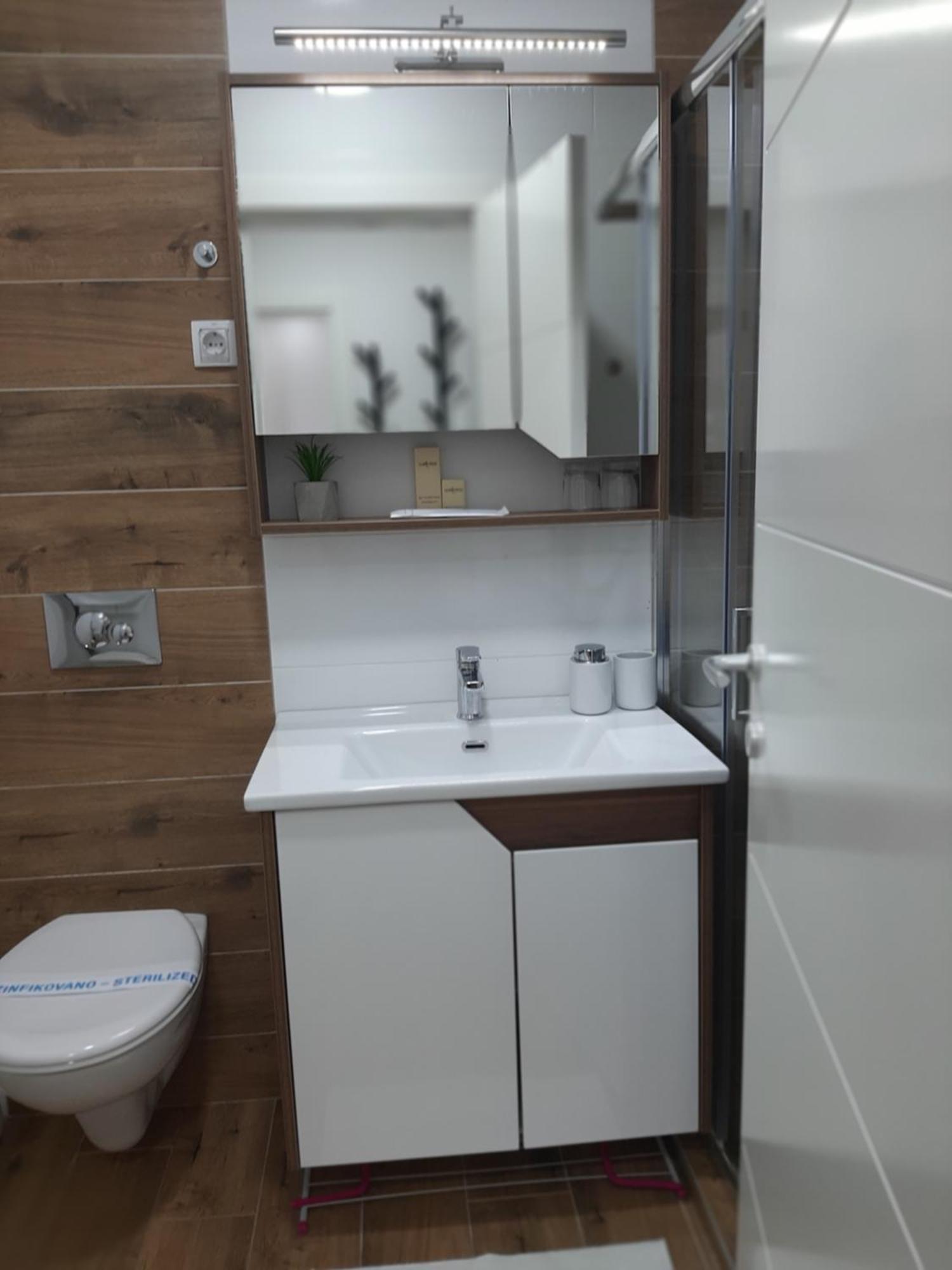 Apartman Kristal Sremska Mitrovica Exterior photo