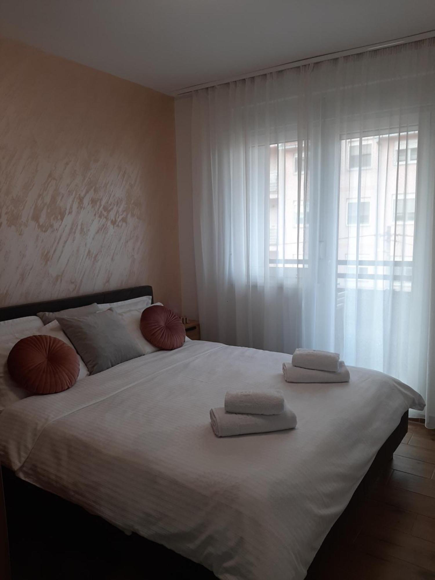 Apartman Kristal Sremska Mitrovica Exterior photo